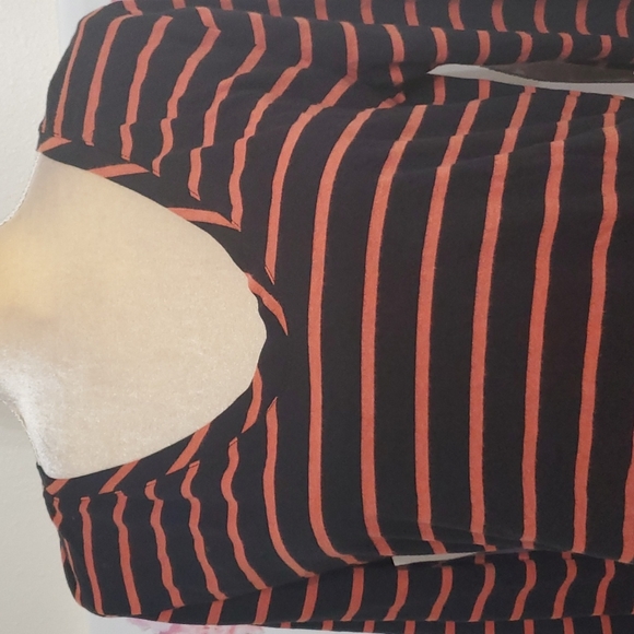 Isabel Maternity top size large - Picture 2 of 10